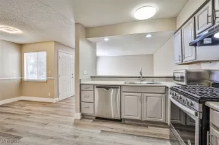 Photo #4: 2709330 Listing