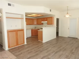 Photo #2: 2709336 Listing 