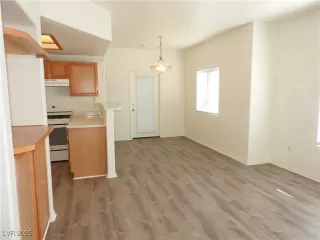 Photo #3: 2709336 Listing 