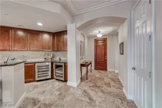 Photo #3: 2709339 Listing 