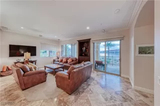 Photo #6: 2709339 Listing 