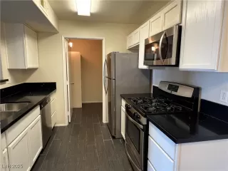 Photo #6: 2709346 Listing 