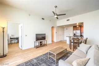 Photo #1: 2709367 Listing 