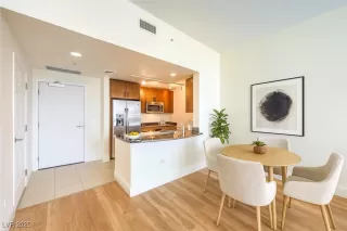 Photo #2: 2709367 Listing 