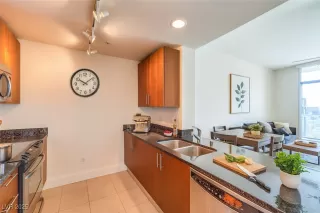 Photo #4: 2709367 Listing 