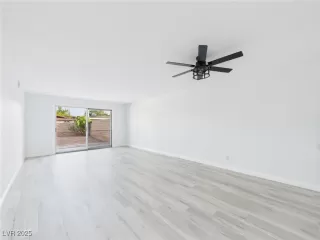 Photo #4: 2709390 Listing