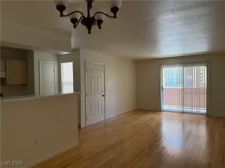 Photo #4: 2709392 Listing 