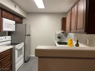 Photo #1: 2709398 Listing 