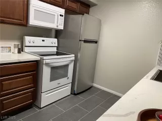 Photo #3: 2709398 Listing 