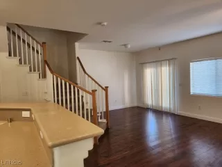 Photo #1: 2709415 Listing 