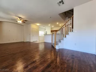 Photo #2: 2709415 Listing 