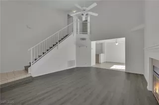 Photo #5: 2709426 Listing