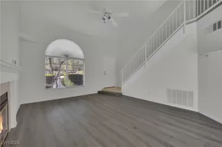 Photo #6: 2709426 Listing