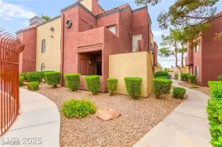 Photo #5: 2709446 Listing