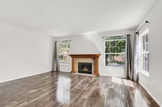 Photo #2: 2709458 Listing