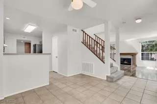 Photo #3: 2709458 Listing