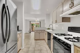 Photo #6: 2709458 Listing