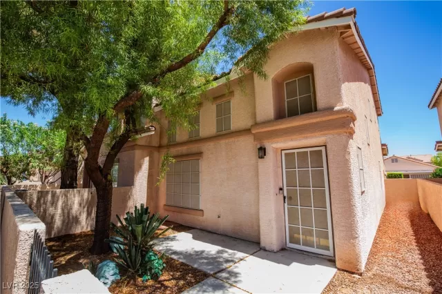 MLS: 2709462 Condo For Sale