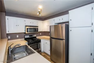 Photo #3: 2709462 Listing 