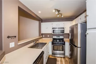 Photo #4: 2709462 Listing 