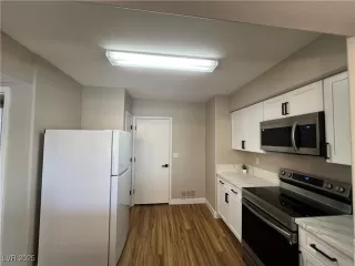 Photo #4: 2709466 Listing 