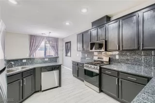 Photo #4: 2709480 Listing