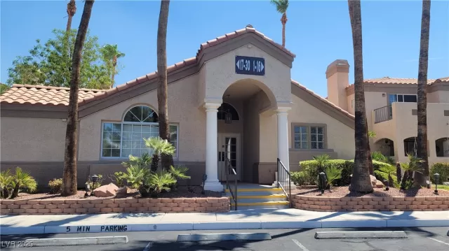 MLS: 2709485 Condo For Sale