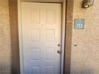 Photo #2: 2709485 Listing 