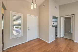 Photo #2: 2709492 Listing