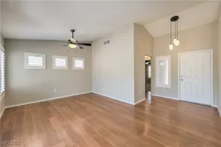 Photo #3: 2709492 Listing