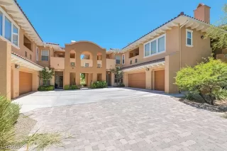 Photo #1: 2709496 Listing 