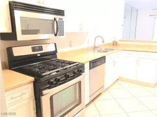 Photo #6: 2709497 Listing 