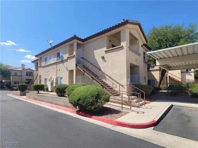 MLS: 2709499 Condo For Sale