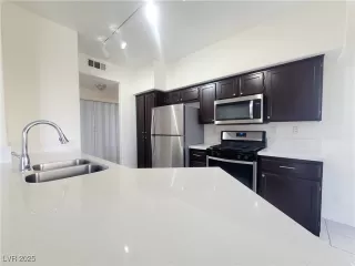 Photo #3: 2709499 Listing 