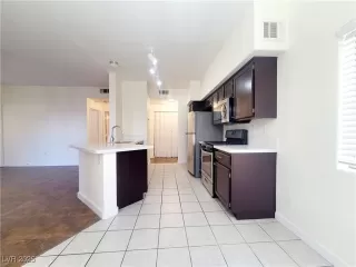 Photo #5: 2709499 Listing 