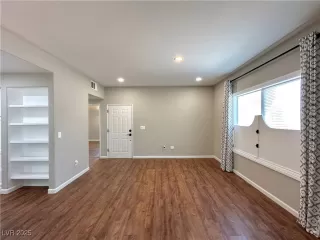 Photo #2: 2709504 Listing 