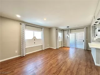 Photo #3: 2709504 Listing 