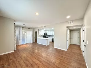 Photo #4: 2709504 Listing 