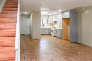 Photo #6: 2709518 Listing 