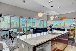 Photo #1: 2709545 Listing 