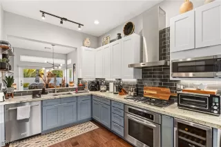 Photo #5: 2709546 Listing