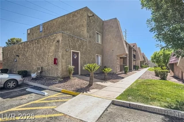 MLS: 2709561 Condo For Sale