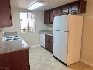 Photo #3: 2709561 Listing 