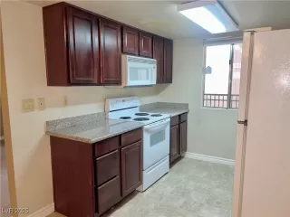 Photo #4: 2709561 Listing 