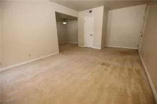 Photo #3: 2709583 Listing 