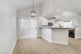 Photo #4: 2709612 Listing 