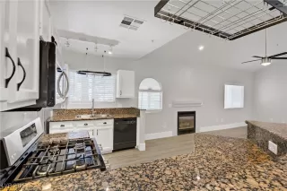 Photo #5: 2709612 Listing 