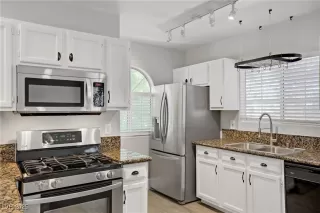 Photo #6: 2709612 Listing 