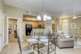 Photo #4: 2709634 Listing