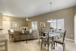 Photo #5: 2709634 Listing